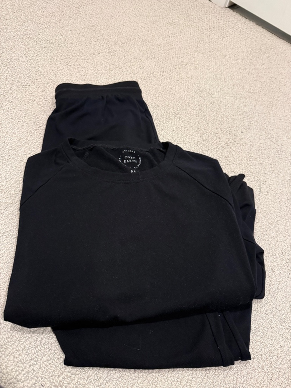 Cozy Earth Black bamboo Set - Crewneck & Pants
